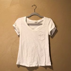 Super cute short sleeve top!